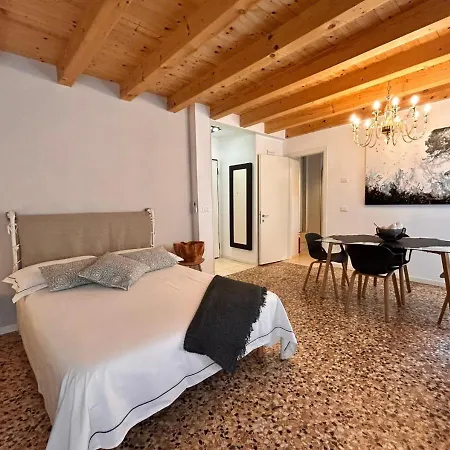 Residenza Bonamigo バッサーノ・デル・グラッパ