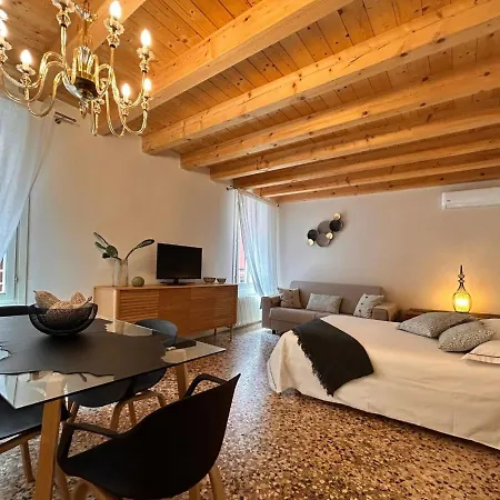 Residenza Bonamigo アパート *